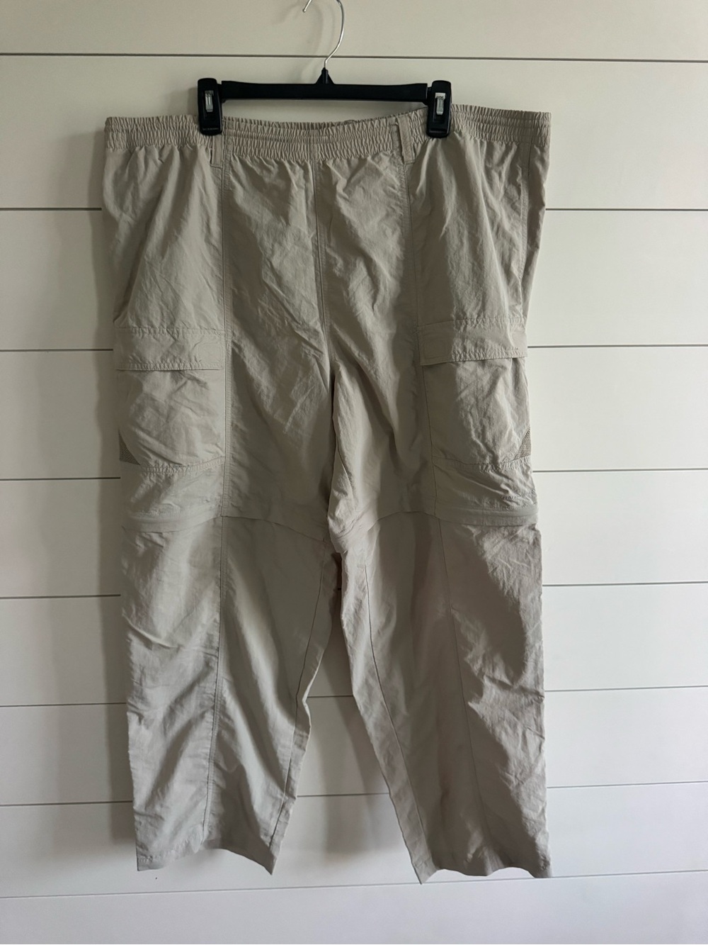 Columbia Light Beige Cargo Pants for Men